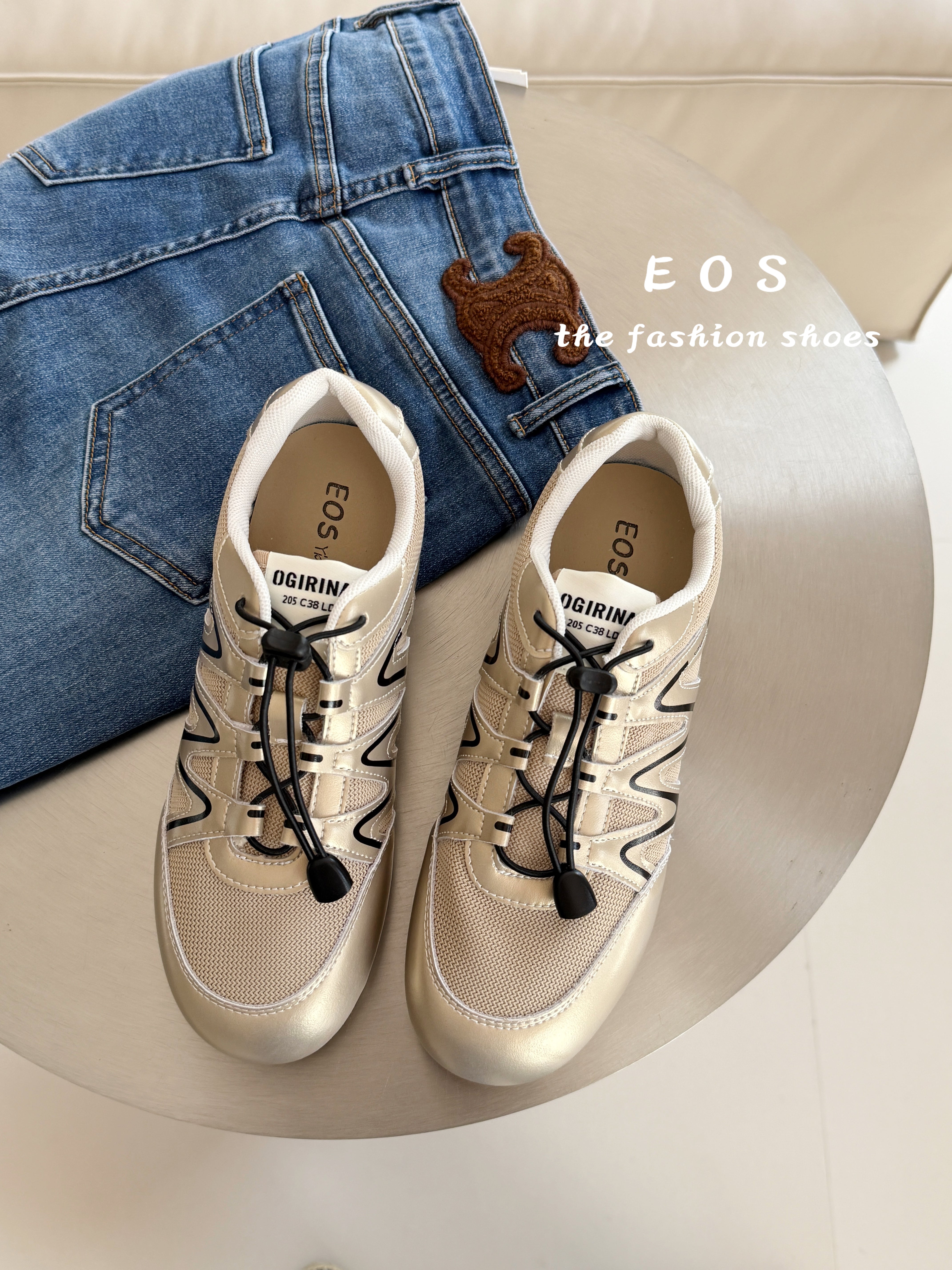 Casual shoes
